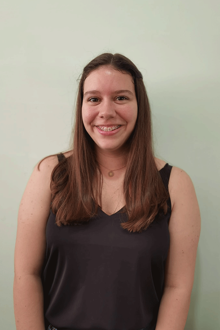 https://dev.calculosevirgulas.pt/wp-content/uploads/2022/08/Joana-Silva-Assistente-Administrativa.png